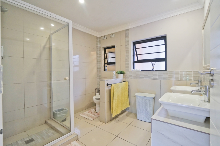 4 Bedroom Property for Sale in Beacon Bay Eastern Cape